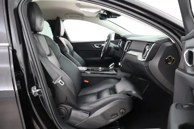 Musta Farmari, Volvo V60 – FSG-549