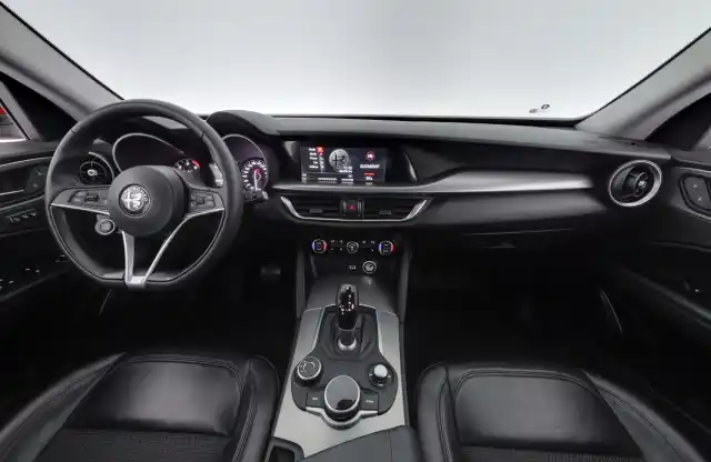 Punainen Maastoauto, Alfa Romeo Stelvio – FSM-666