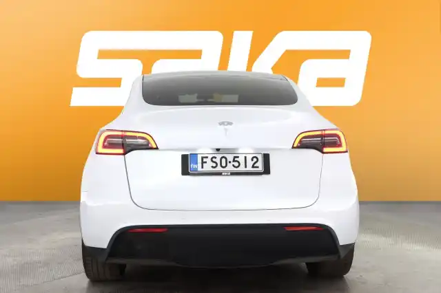 Valkoinen Maastoauto, Tesla Model Y – FSO-512