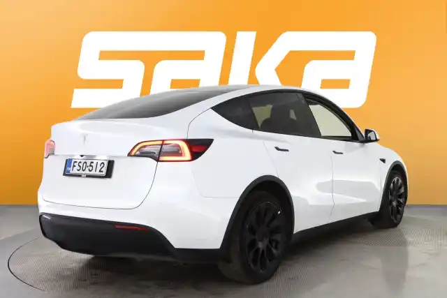 Valkoinen Maastoauto, Tesla Model Y – FSO-512