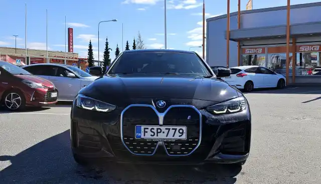 Musta Sedan, BMW i4 – FSP-779