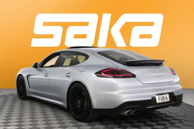 Harmaa Sedan, Porsche Panamera – FUR-6