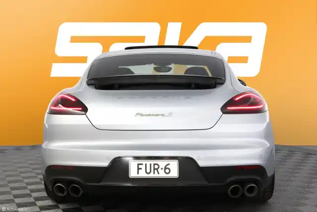 Harmaa Sedan, Porsche Panamera – FUR-6