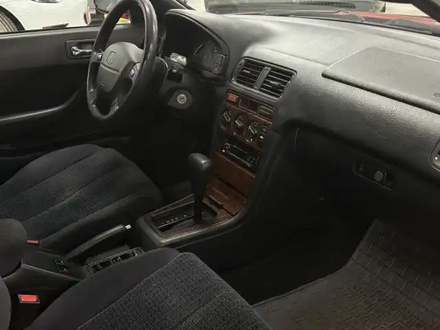 Punainen Sedan, Honda Accord – GCL-489