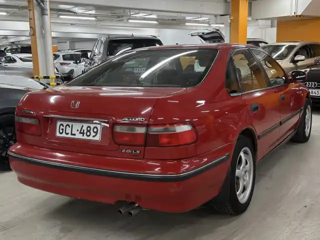 Punainen Sedan, Honda Accord – GCL-489
