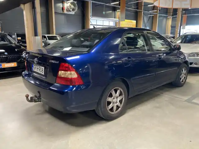 Sininen Sedan, Toyota Corolla – GFH-908