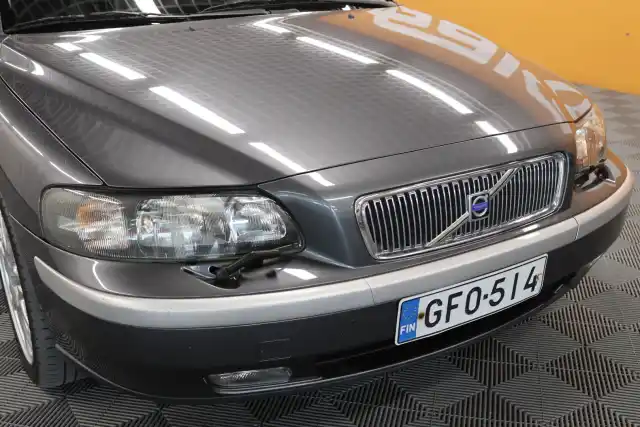 Harmaa Farmari, Volvo V70 – GFO-514