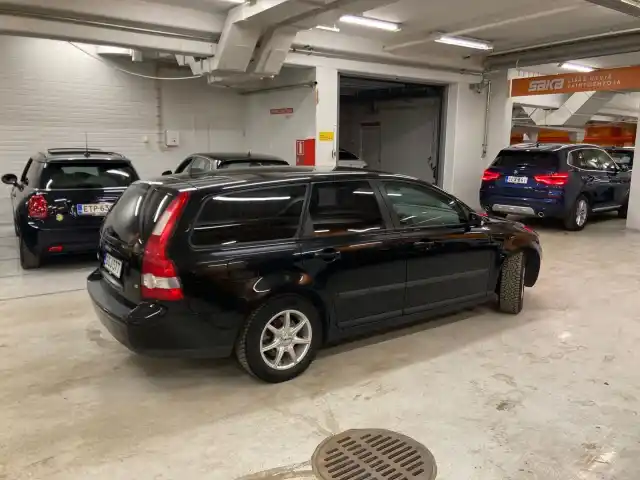 Musta Farmari, Volvo V50 – GGJ-377