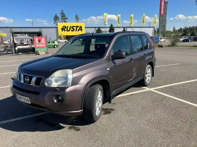 Harmaa Tila-auto, Nissan X-TRAIL – GHP-288