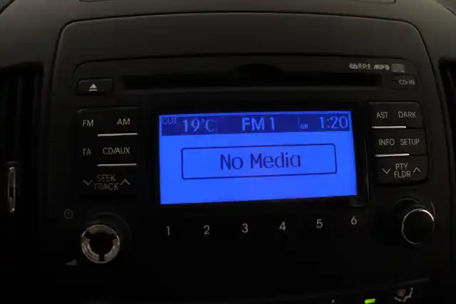 Sininen Tila-auto, Hyundai i30 – GHT-805