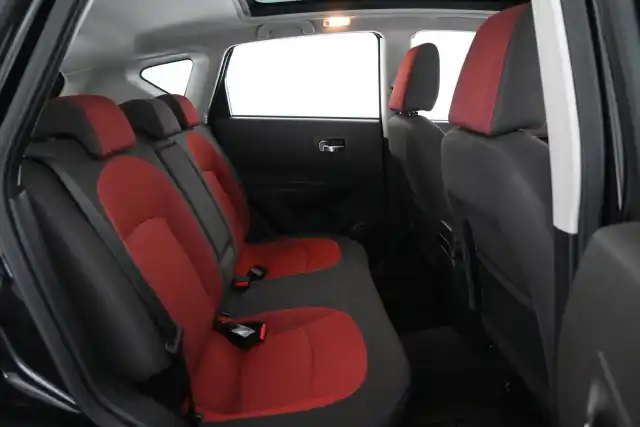 Musta Maastoauto, Nissan Qashqai – GHY-559