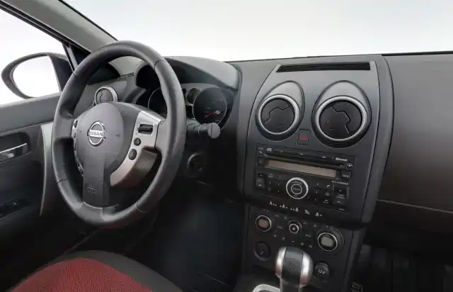 Musta Maastoauto, Nissan Qashqai – GHY-559