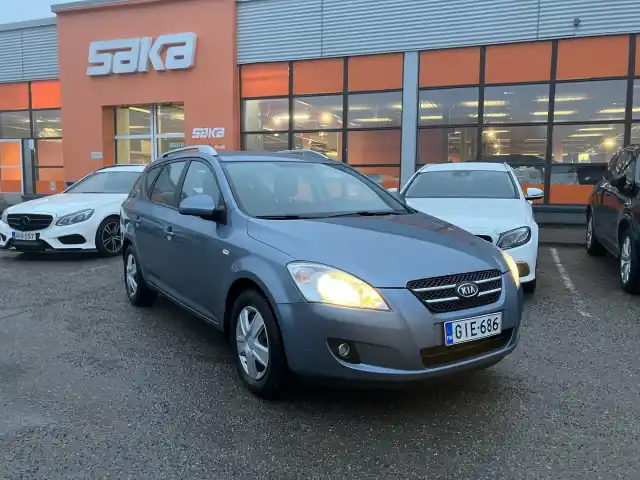 Sininen Farmari, Kia cee'd – GIE-686