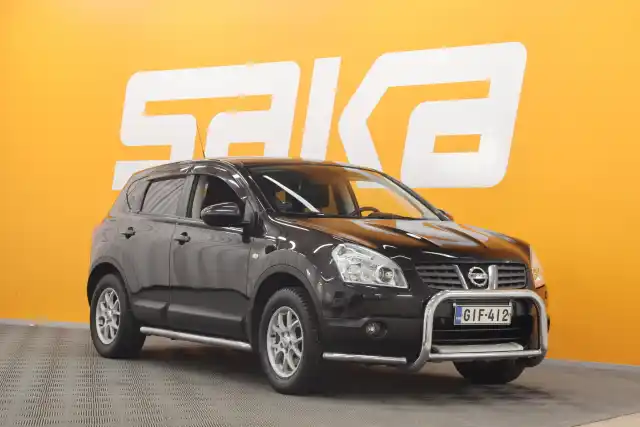 Musta Maastoauto, Nissan Qashqai – GIF-412