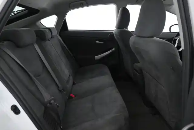 Valkoinen Viistoperä, Toyota Prius – GIY-948