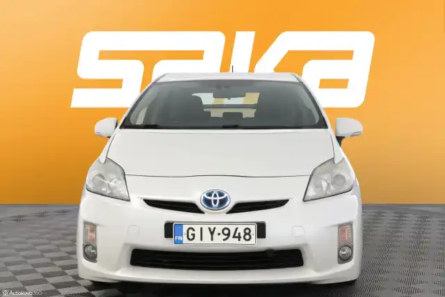 Valkoinen Viistoperä, Toyota Prius – GIY-948