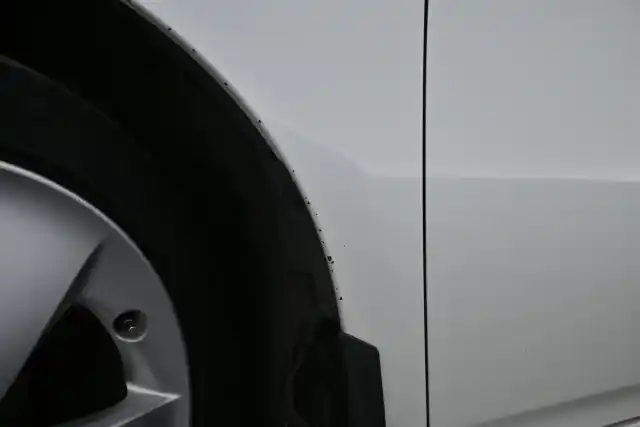 Valkoinen Viistoperä, Toyota Prius – GIY-948
