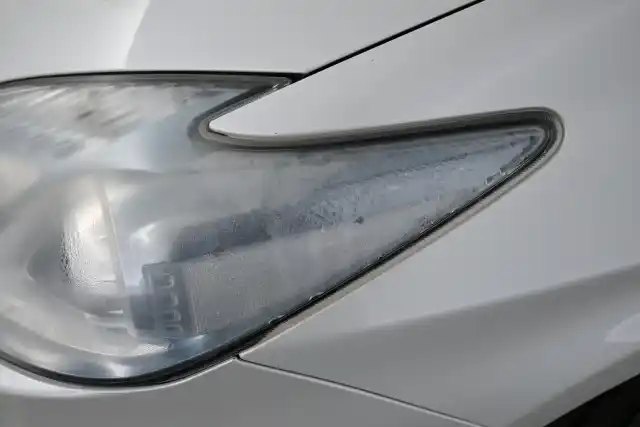 Valkoinen Viistoperä, Toyota Prius – GIY-948
