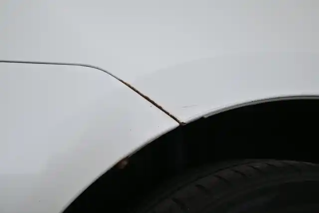Valkoinen Viistoperä, Toyota Prius – GIY-948