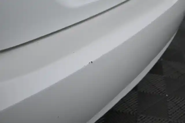 Valkoinen Viistoperä, Toyota Prius – GIY-948