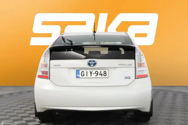 Valkoinen Viistoperä, Toyota Prius – GIY-948