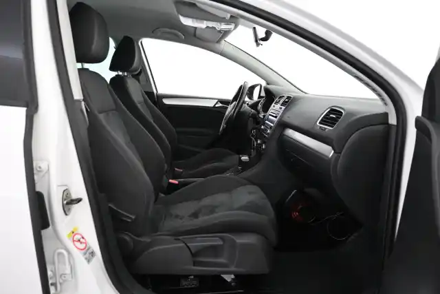 Valkoinen Viistoperä, Volkswagen Golf – GJE-735