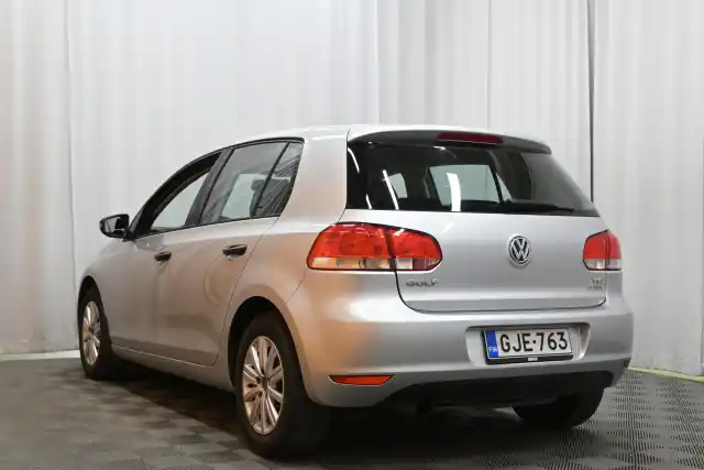 Harmaa Viistoperä, Volkswagen Golf – GJE-763