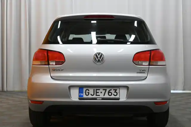Harmaa Viistoperä, Volkswagen Golf – GJE-763