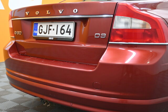 Punainen Sedan, Volvo S80 – GJF-164