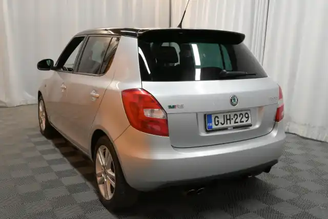 Harmaa Viistoperä, Skoda Fabia – GJH-229