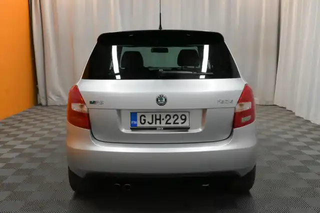 Harmaa Viistoperä, Skoda Fabia – GJH-229