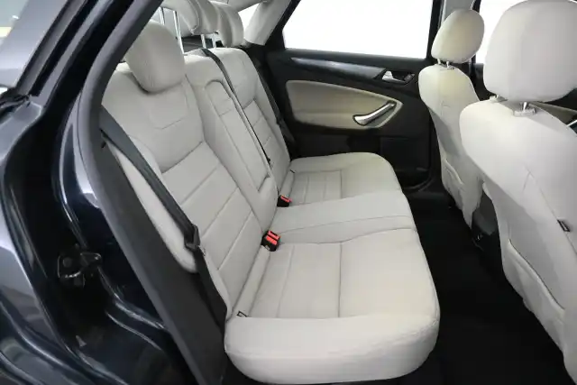 Musta Sedan, Ford Mondeo – GJI-613