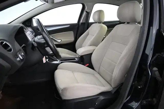Musta Sedan, Ford Mondeo – GJI-613