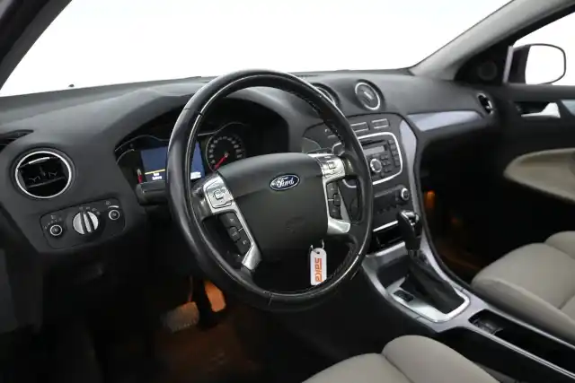 Musta Sedan, Ford Mondeo – GJI-613