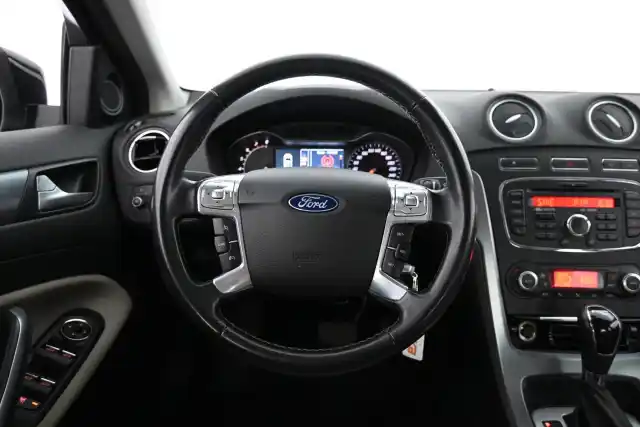 Musta Sedan, Ford Mondeo – GJI-613