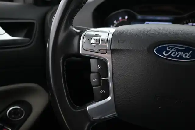 Musta Sedan, Ford Mondeo – GJI-613
