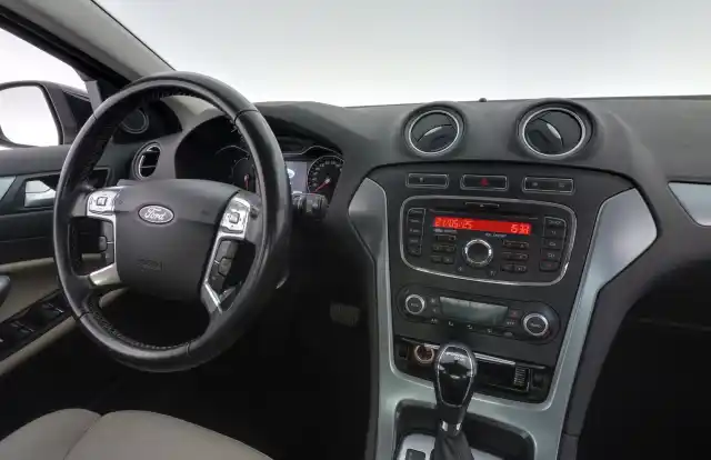 Musta Sedan, Ford Mondeo – GJI-613