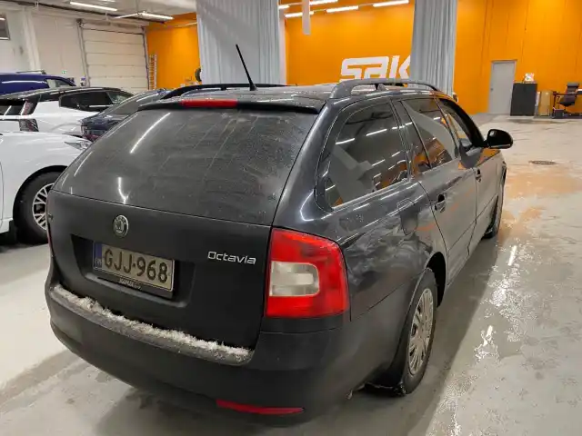 Musta Farmari, Skoda Octavia – GJJ-968