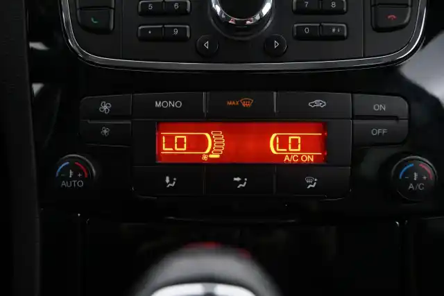 Valkoinen Tila-auto, Ford S-Max – GJK-210