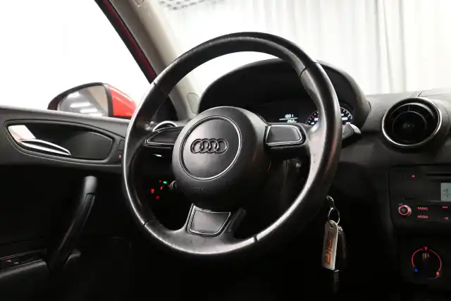 Punainen Viistoperä, Audi A1 – GJK-316