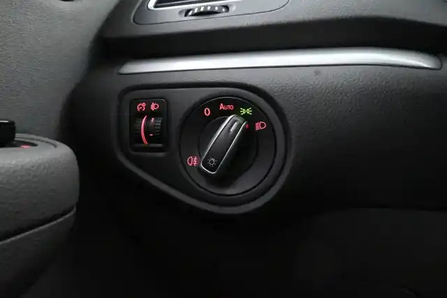 Harmaa Tila-auto, Volkswagen Sharan – GJK-435