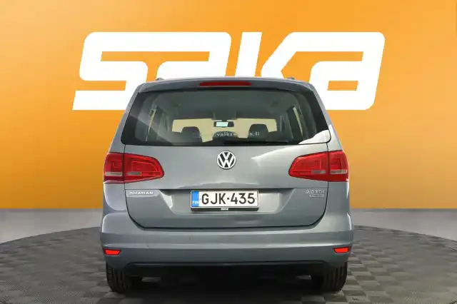 Harmaa Tila-auto, Volkswagen Sharan – GJK-435
