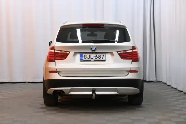 Harmaa Maastoauto, BMW X3 – GJL-387