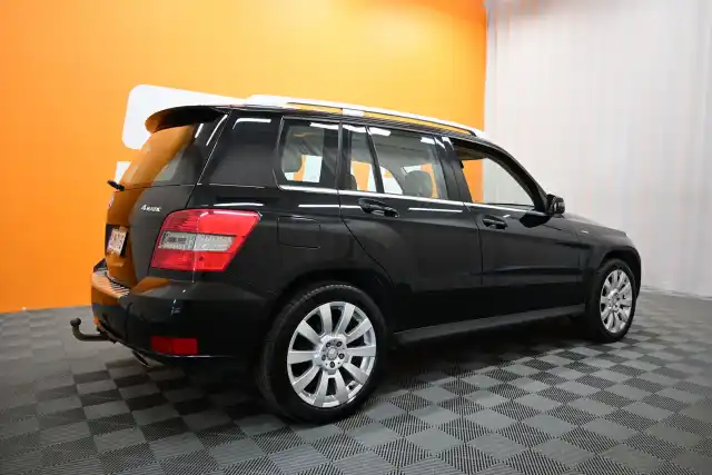 Musta Maastoauto, Mercedes-Benz GLK – GJM-715