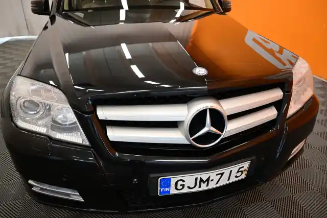 Musta Maastoauto, Mercedes-Benz GLK – GJM-715