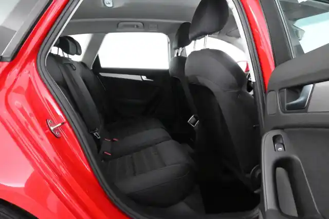 Punainen Farmari, Audi A4 – GJM-755
