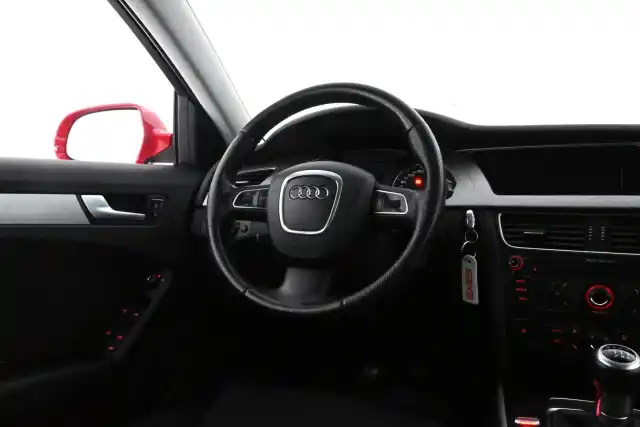 Punainen Farmari, Audi A4 – GJM-755