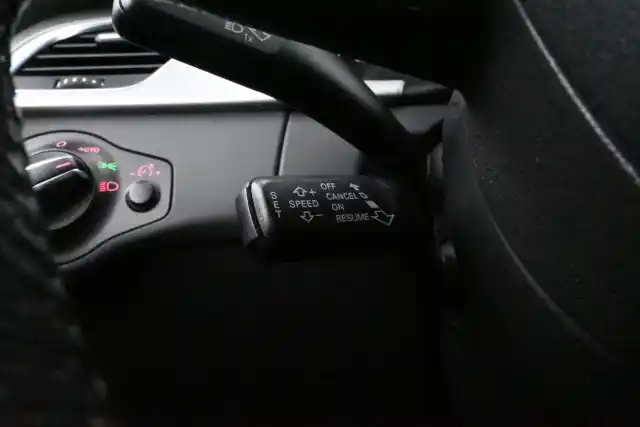 Punainen Farmari, Audi A4 – GJM-755
