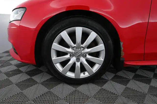 Punainen Farmari, Audi A4 – GJM-755