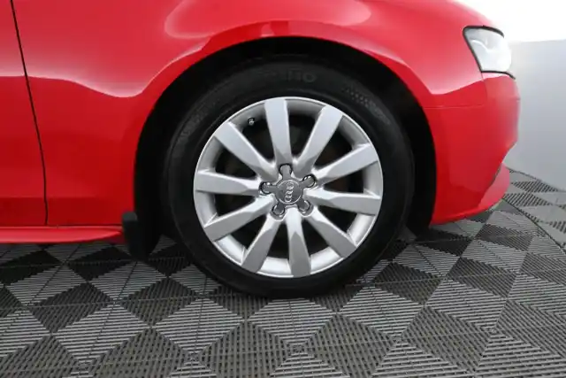 Punainen Farmari, Audi A4 – GJM-755